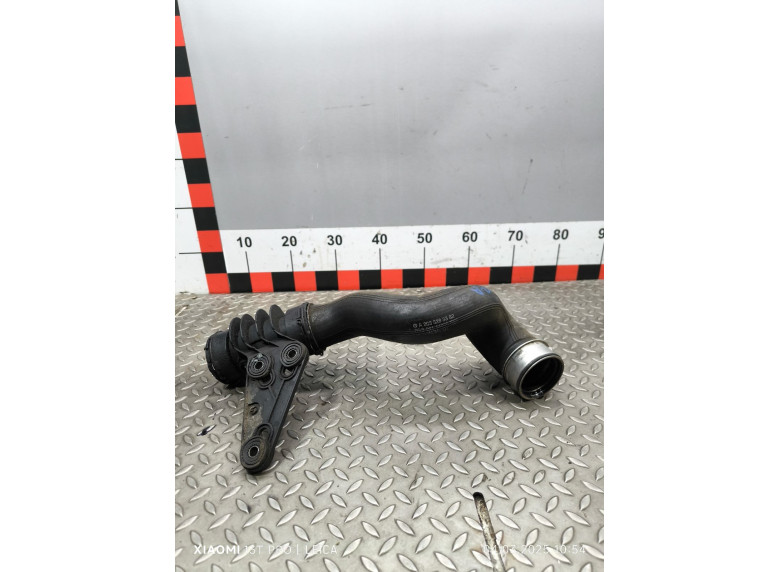 Патрубок интеркулера к Mercedes C W203, 2005г.