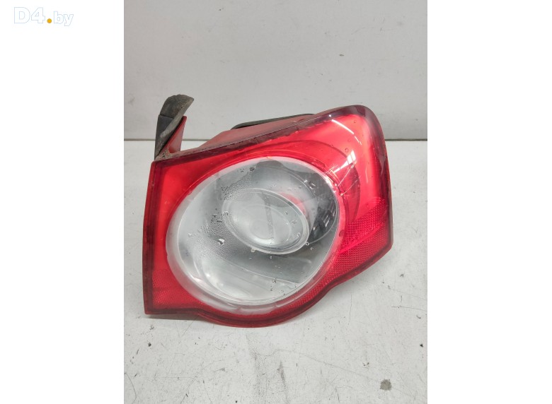 Фонарь задний правый к Volkswagen Passat undefined г.
