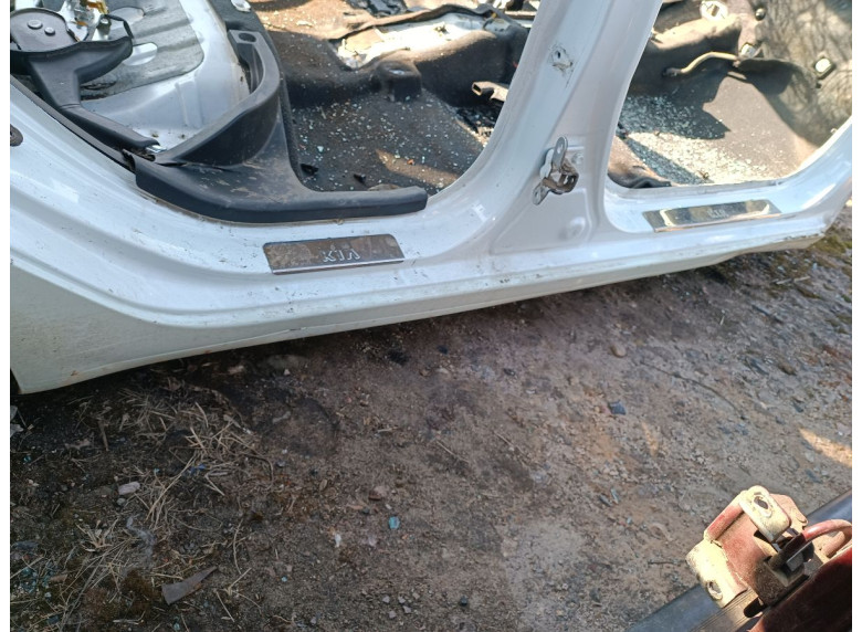 Порог правый к Kia Rio, 2012г.