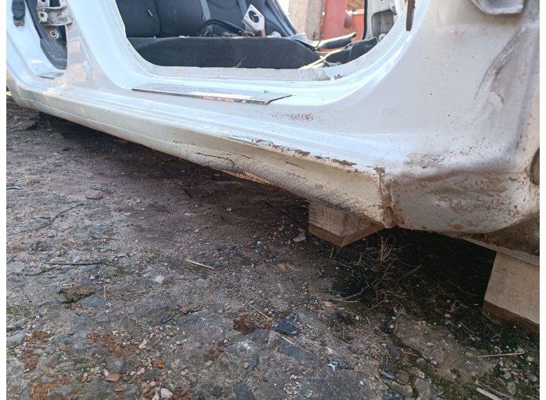 Порог правый к Kia Rio, 2012г.