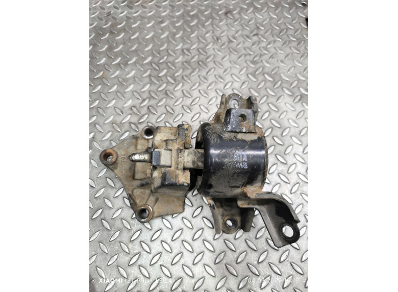 Подушка крепления КПП к Kia Rio