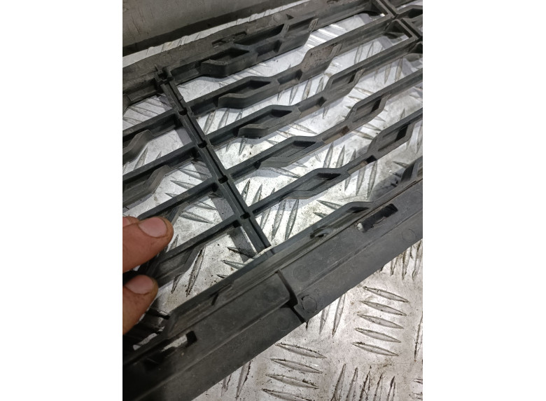 Заглушка (решетка) в бампер передний к Заглушка (решетка) в бампер передний к Kia Rio undefined г. Rio