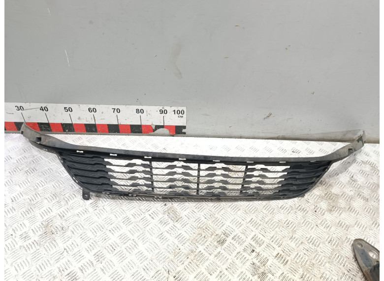 Заглушка (решетка) в бампер передний к Заглушка (решетка) в бампер передний к Kia Rio undefined г. Rio