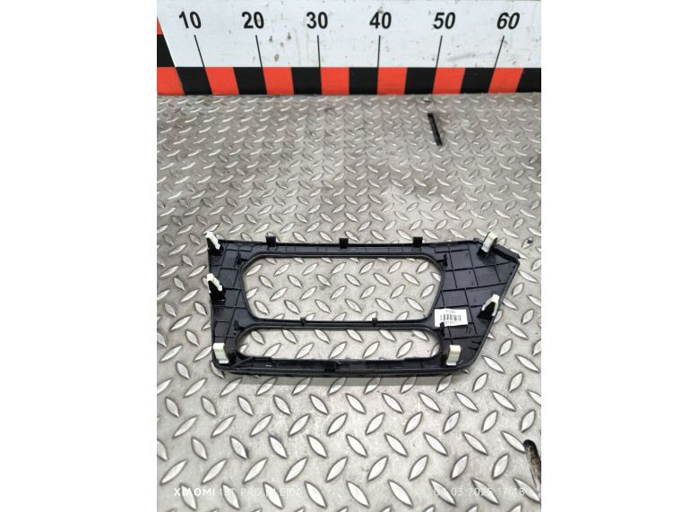 Рамка под магнитолу к Рамка под магнитолу к Kia Rio undefined г. Rio