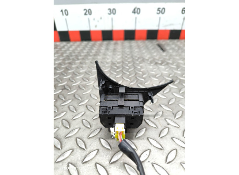 Кнопка подогрева сидений к Kia Rio, 2012г.