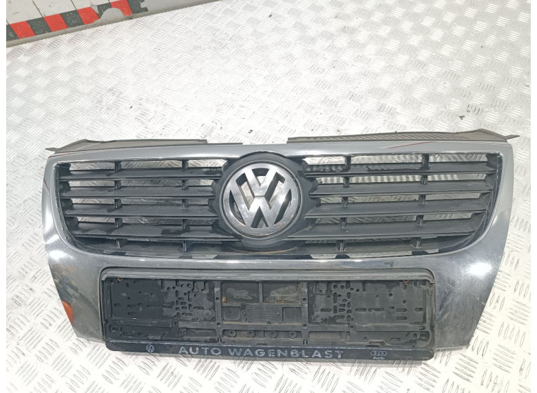 Решетка радиатора к Volkswagen Passat, 2007г.