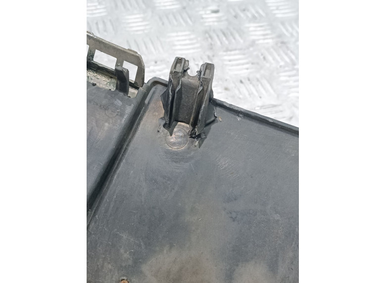 Решетка радиатора к Volkswagen Passat, 2007г.