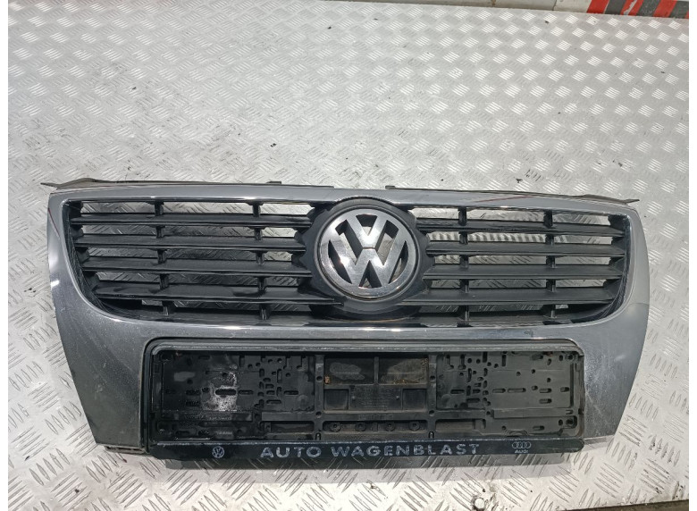 Решетка радиатора к Volkswagen Passat, 2007г.