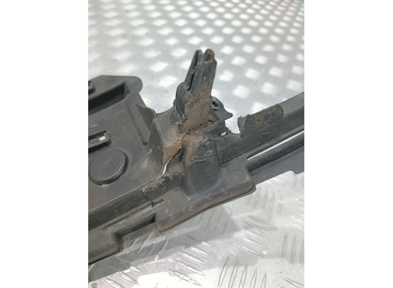 Заглушка (решетка) в бампер передний к Заглушка (решетка) в бампер передний к Skoda Kodiaq undefined г. Kodiaq