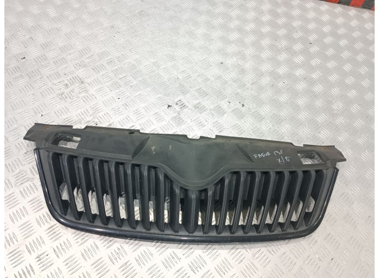 Решетка радиатора к Skoda Fabia, 2013г.