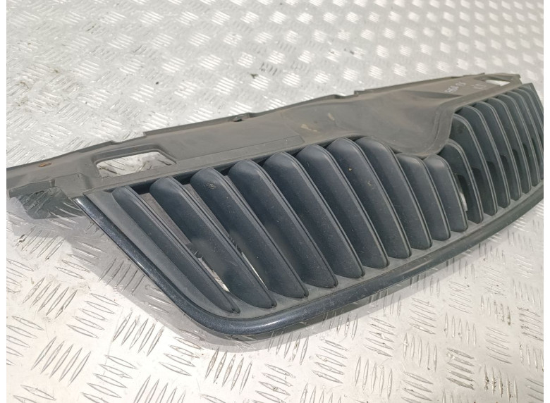 Решетка радиатора к Skoda Fabia, 2013г.