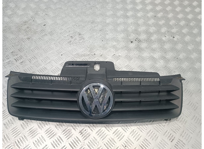 Решетка радиатора к Volkswagen Polo, 2006г.