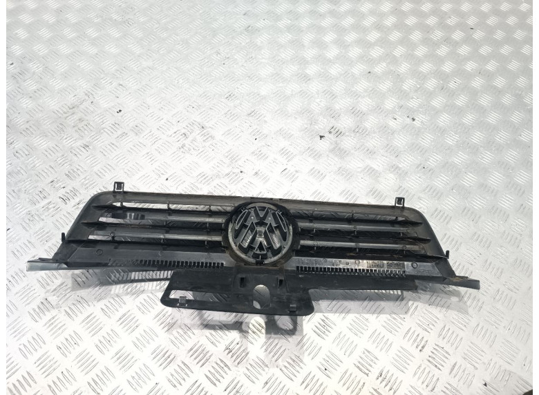 Решетка радиатора к Volkswagen Polo, 2006г.