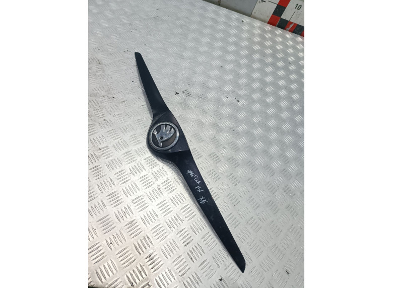Решетка капота к Skoda Fabia, 2013г.