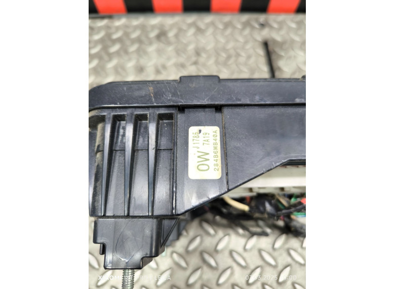 Блок предохранителей к Блок предохранителей к Nissan Cabstar undefined г. Cabstar