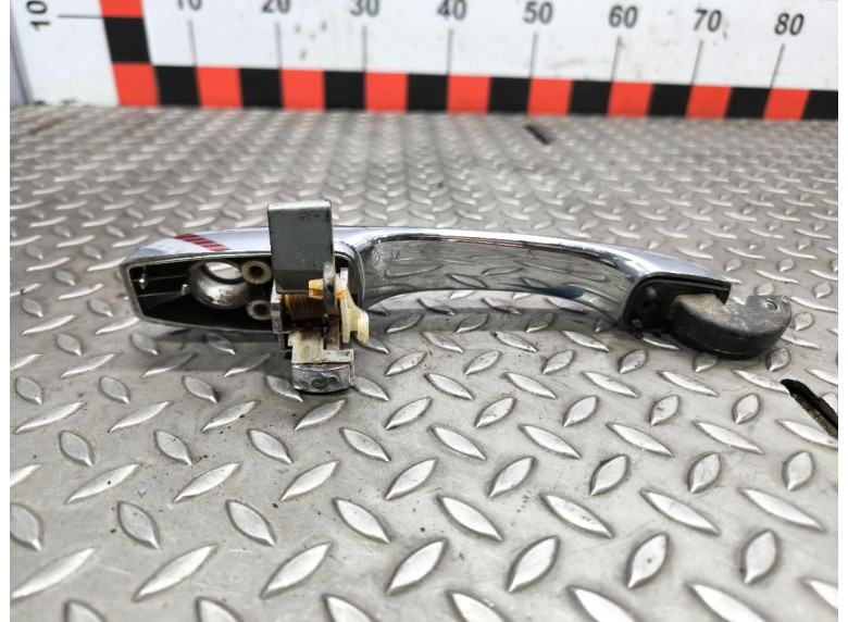 Ручка наружная передняя левая к Ручка наружная передняя левая к Chrysler 300C undefined г. 300C