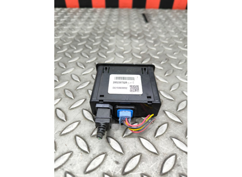 Разъем AUX / USB к Renault Kadjar, 2015г.