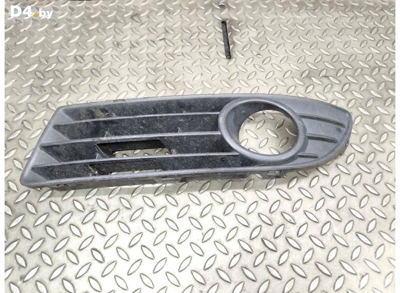 Заглушка (решетка) в бампер передний к Volkswagen Polo undefined г.