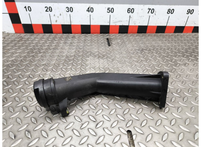 Маслозаливная горловина к Mercedes A W168, 2000г.