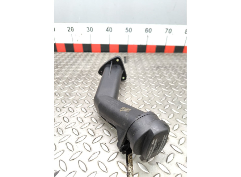 Маслозаливная горловина к Mercedes A W168, 2000г.