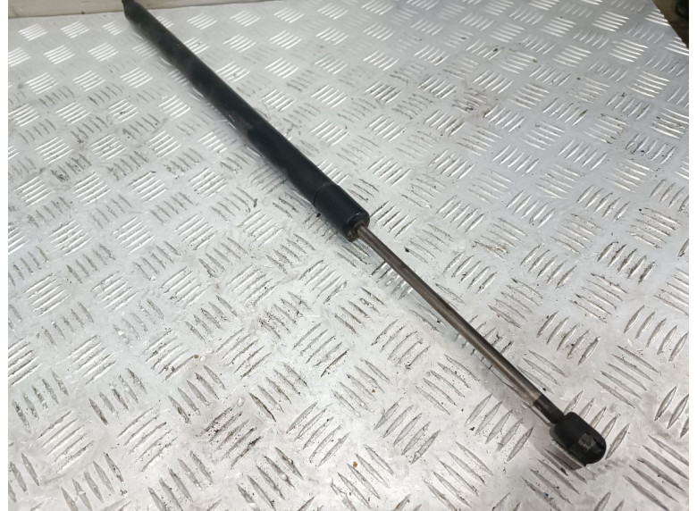 Амортизатор крышки багажника (3-5 двери) к Volkswagen Transporter, 2010г.