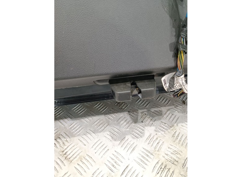 Замок багажника к Ford Focus