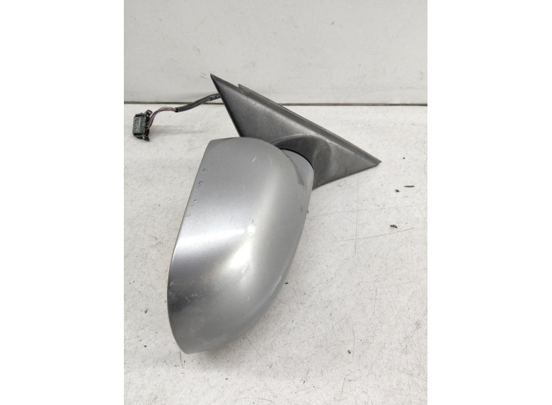 Зеркало наружное правое к Volkswagen Passat, 2001г.