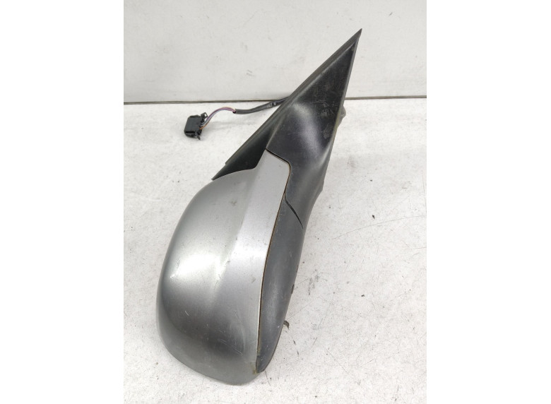 Зеркало наружное правое к Volkswagen Passat, 2001г.