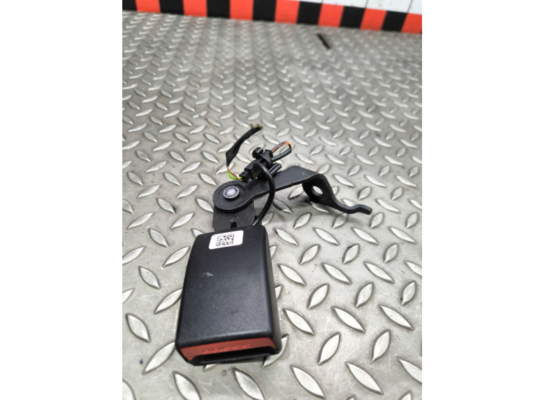 Замок ремня безопасности к BMW 5 G30/G31, 2017г.