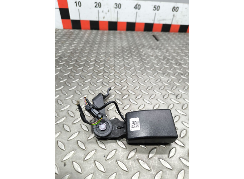 Замок ремня безопасности к BMW 5 G30/G31, 2017г.