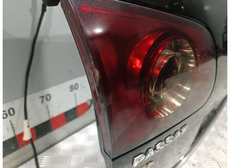 Фонарь крышки багажника левый к Volkswagen Passat, 2008г.