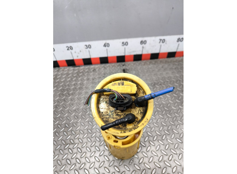 Насос топливный к Volkswagen Transporter, 2008г.