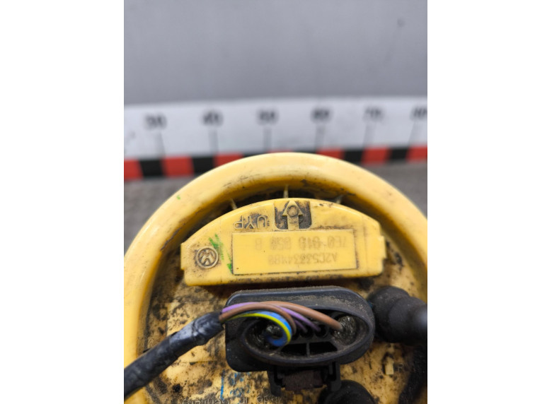 Насос топливный к Volkswagen Transporter, 2008г.