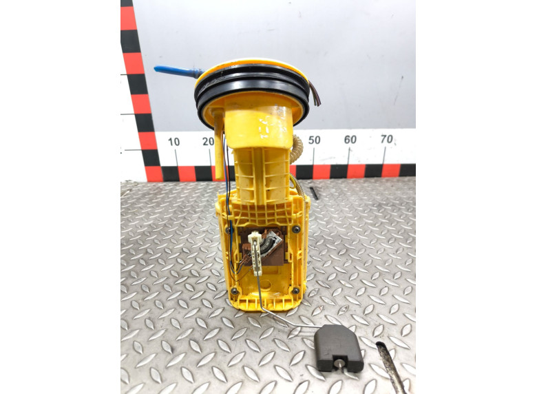 Насос топливный к Volkswagen Transporter, 2008г.