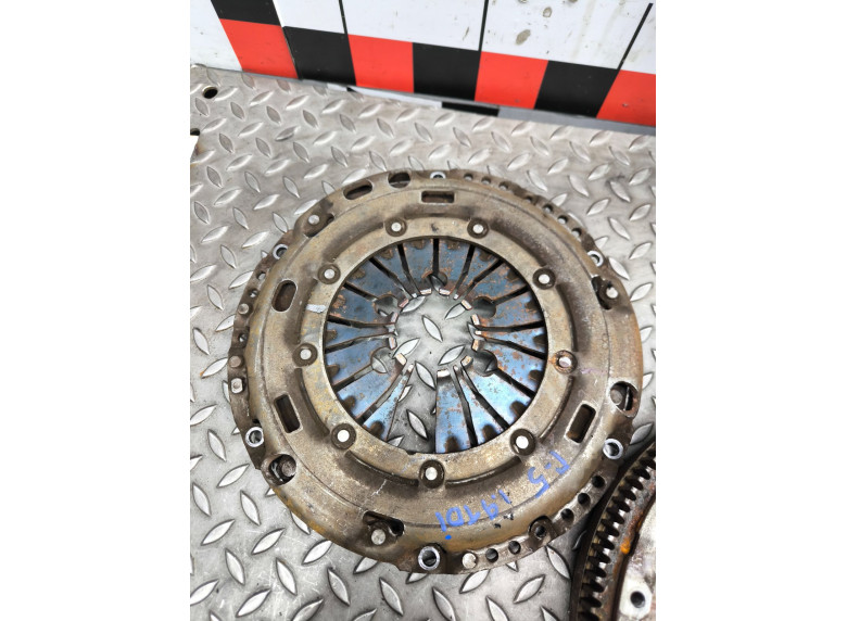 Комплект сцепления к Volkswagen Golf, 2005г.