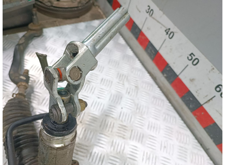 Рулевой карданчик к Volkswagen Transporter, 2008г.