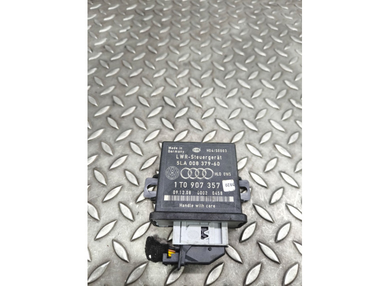 Блок управления светом к Volkswagen Golf, 2008г.