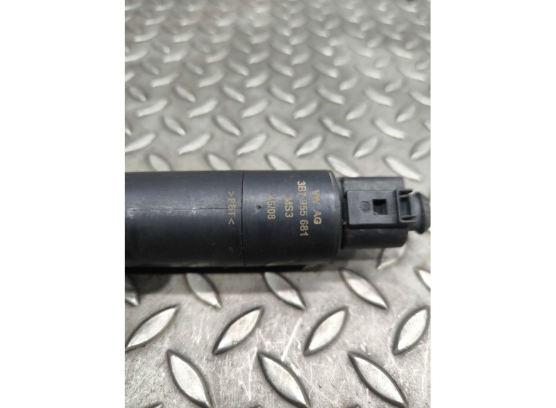 Насос (моторчик) омывателя фар к Насос (моторчик) омывателя фар к Volkswagen Passat undefined г. Passat