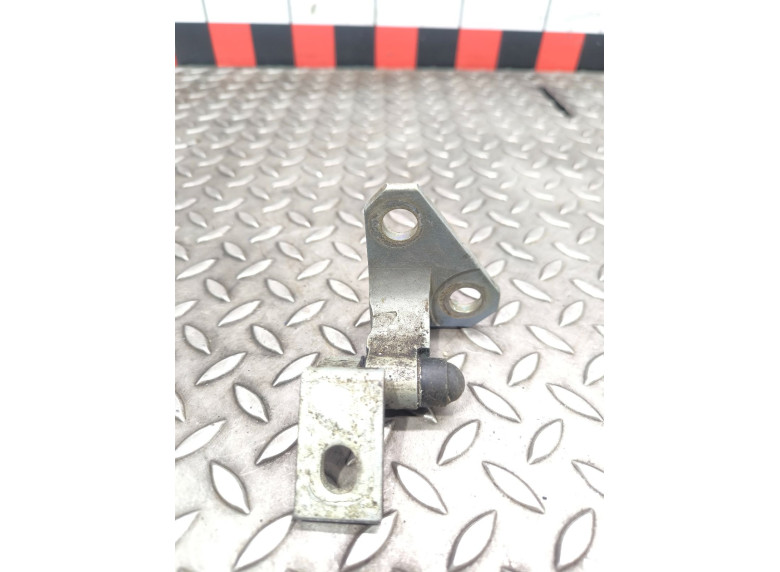 Петля двери передней правой к Volkswagen Passat, 2006г.