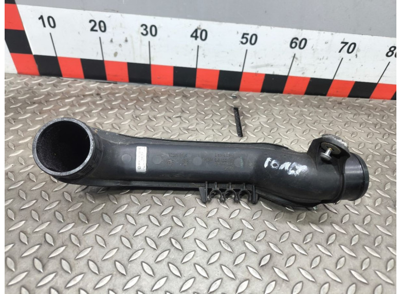 Патрубок интеркулера к Volkswagen Passat, 2006г.