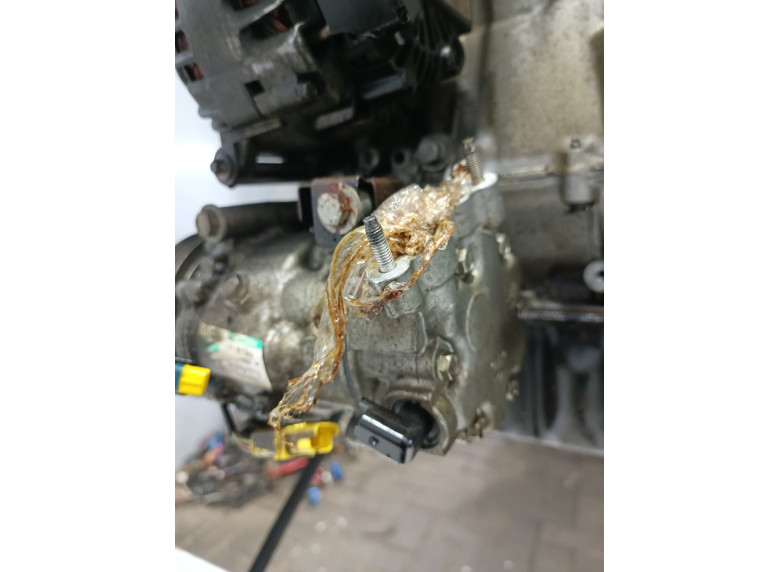 Компрессор кондиционера к Peugeot 207, 2007г.