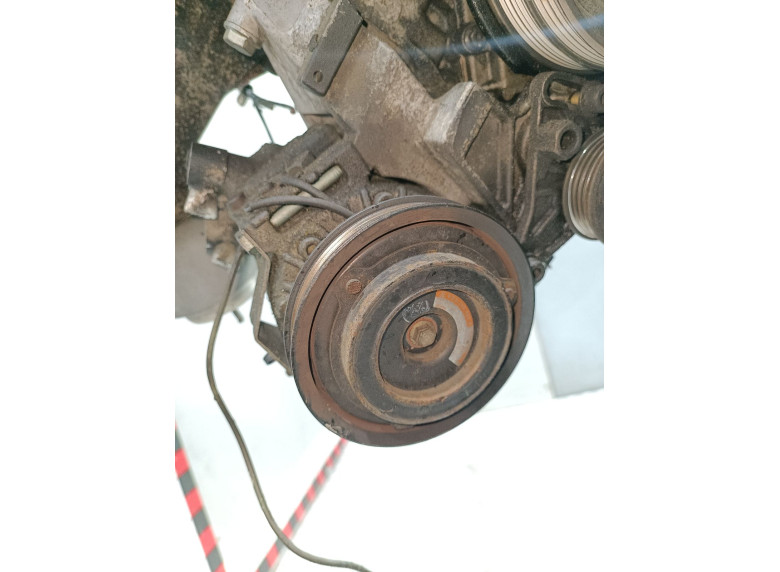 Компрессор кондиционера к Audi A4, 2000г.