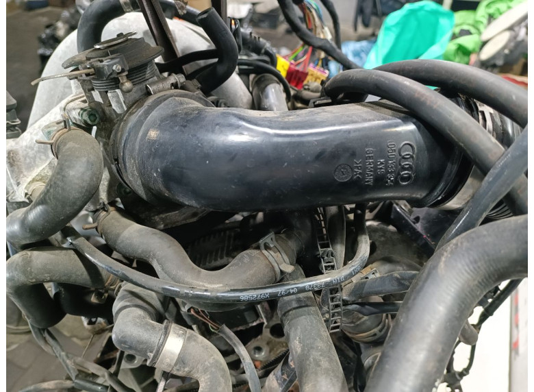 Патрубок впускного коллектора к Audi A4, 2000г.