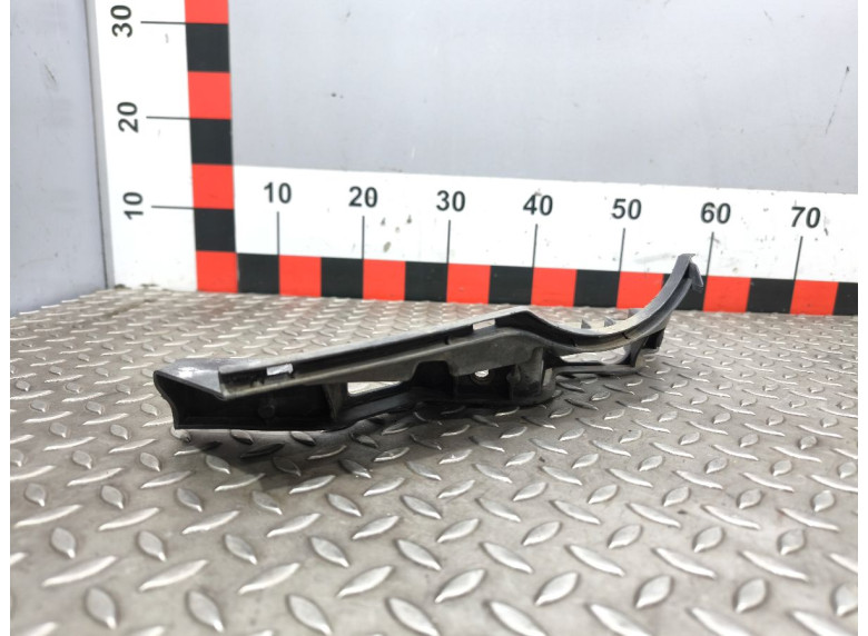 Кронштейн крепления бампера переднего к Volkswagen Passat, 2006г.