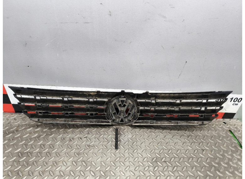 Решетка радиатора к Volkswagen Passat, 1999г.