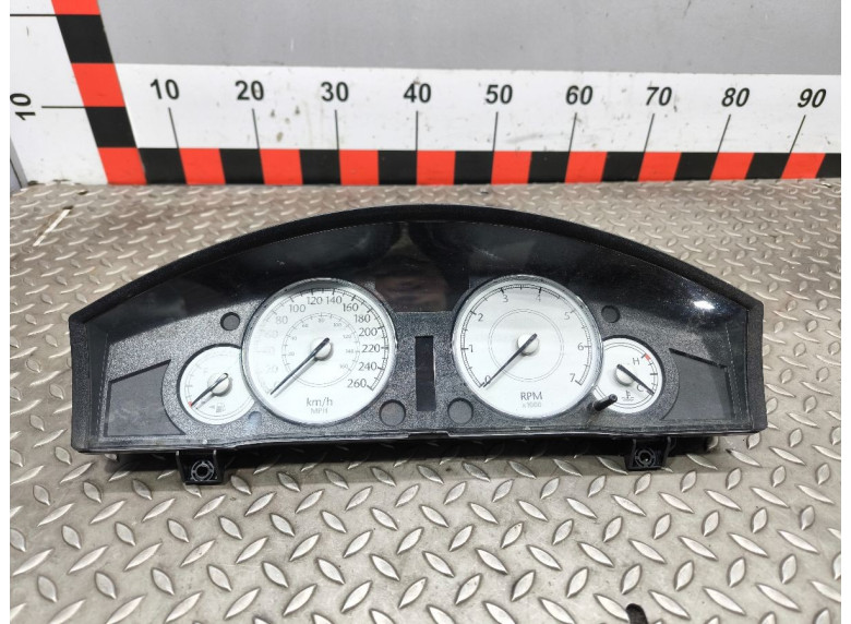 Щиток приборов (приборная панель) к Chrysler 300C