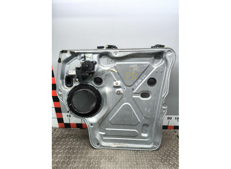 Стеклоподъемник электрический передний правый к Volkswagen Multivan, 2010г.