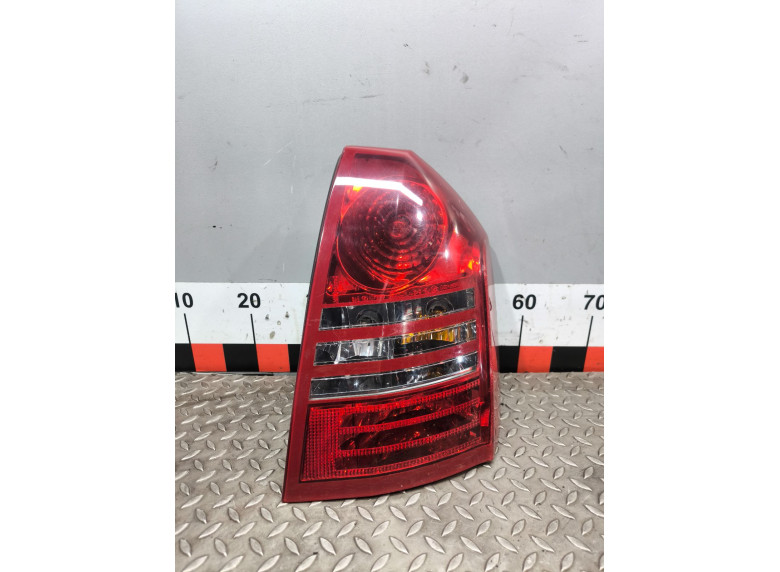 Фонарь задний правый к Chrysler 300C