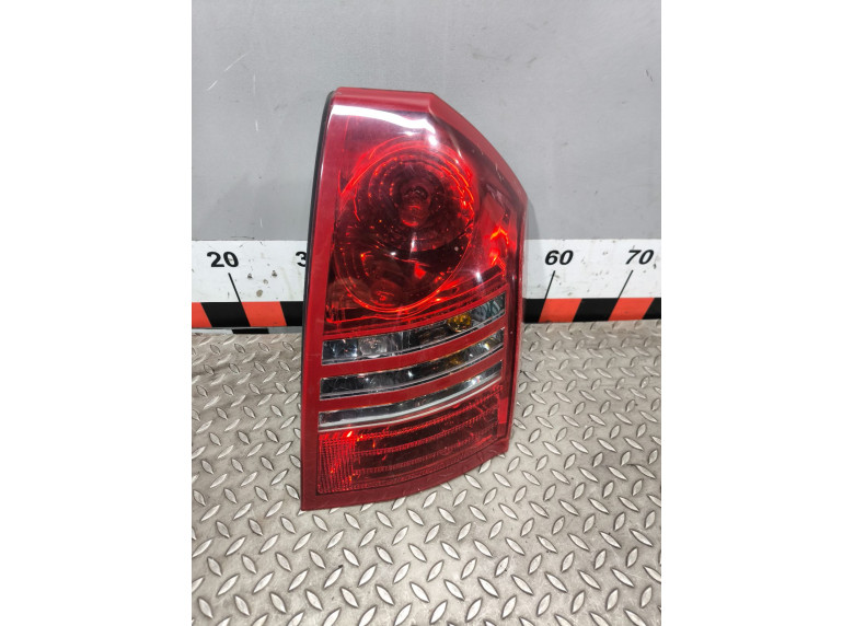 Фонарь задний правый к Фонарь задний правый к Chrysler 300C undefined г. 300C