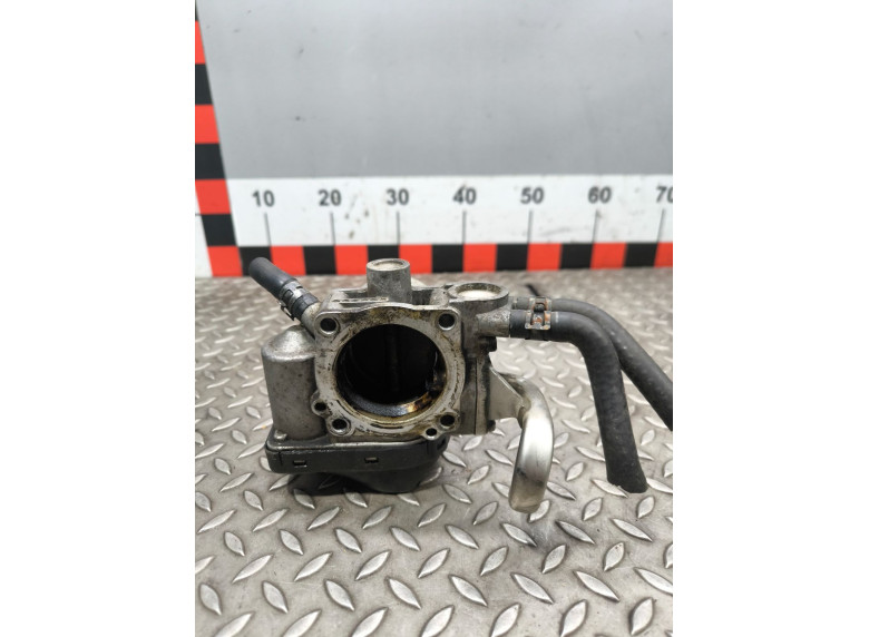 Заслонка дроссельная к Volkswagen Passat, 2002г.